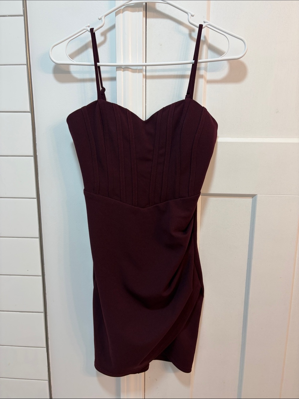 Windsor Burgundy Spaghetti-Strap Bodycon Mini Dress Size S